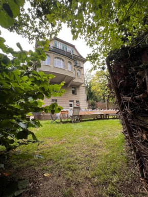 4 Story, 12 beds, home near Eurovision Contest